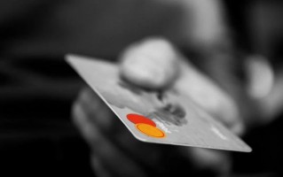 什么是信用卡诈骗罪？非法使用信用卡诈骗罪量刑标准分享